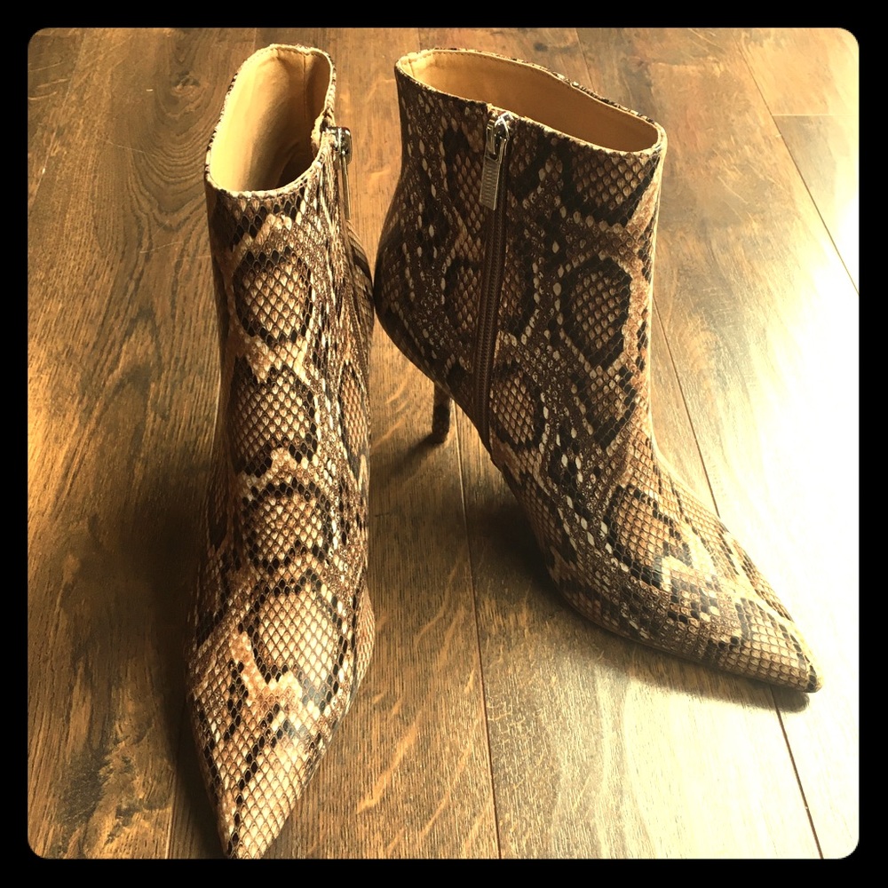 NWT Tony Bianco Elia Booties